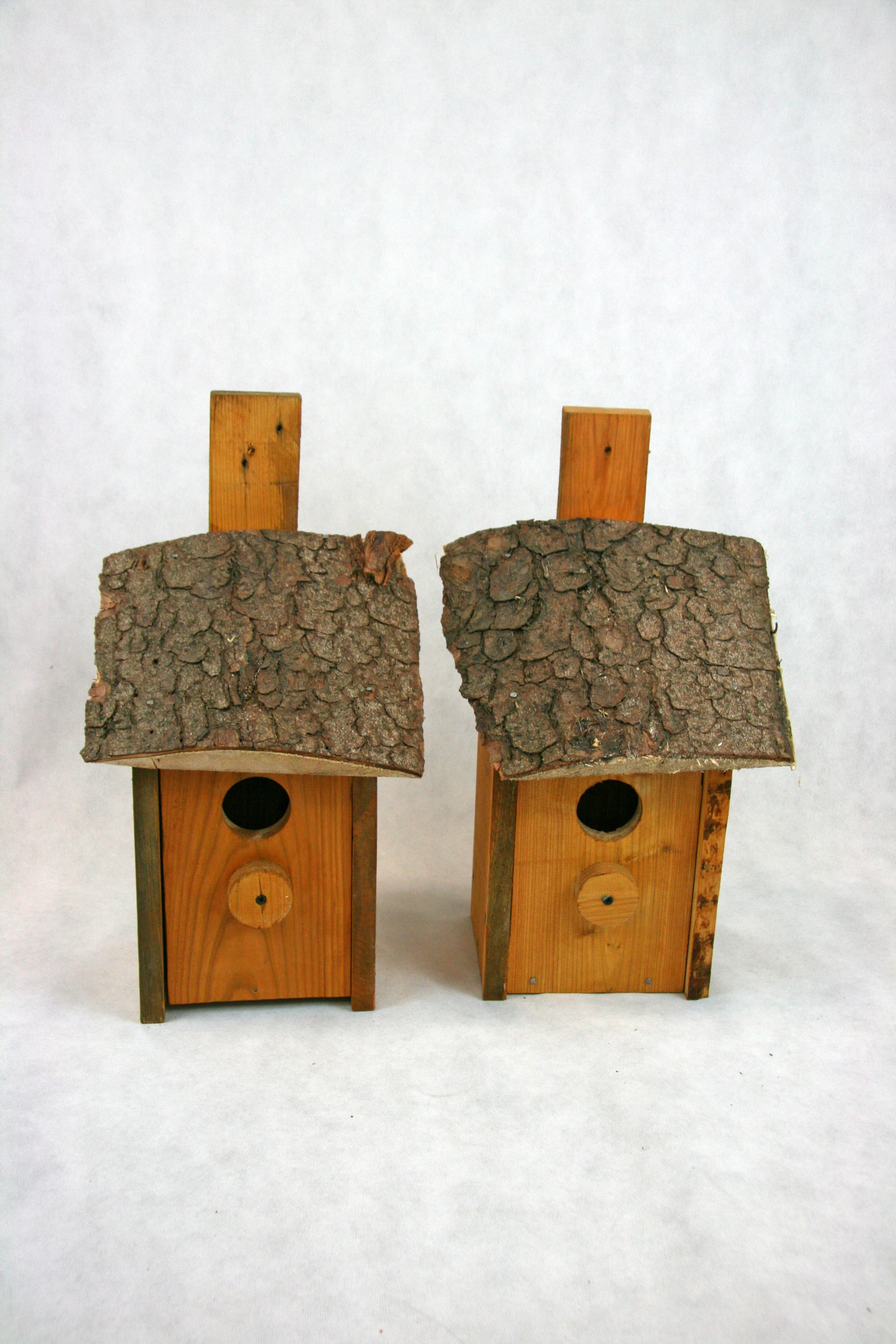 Drewniane budki lęgowe dla ptaków