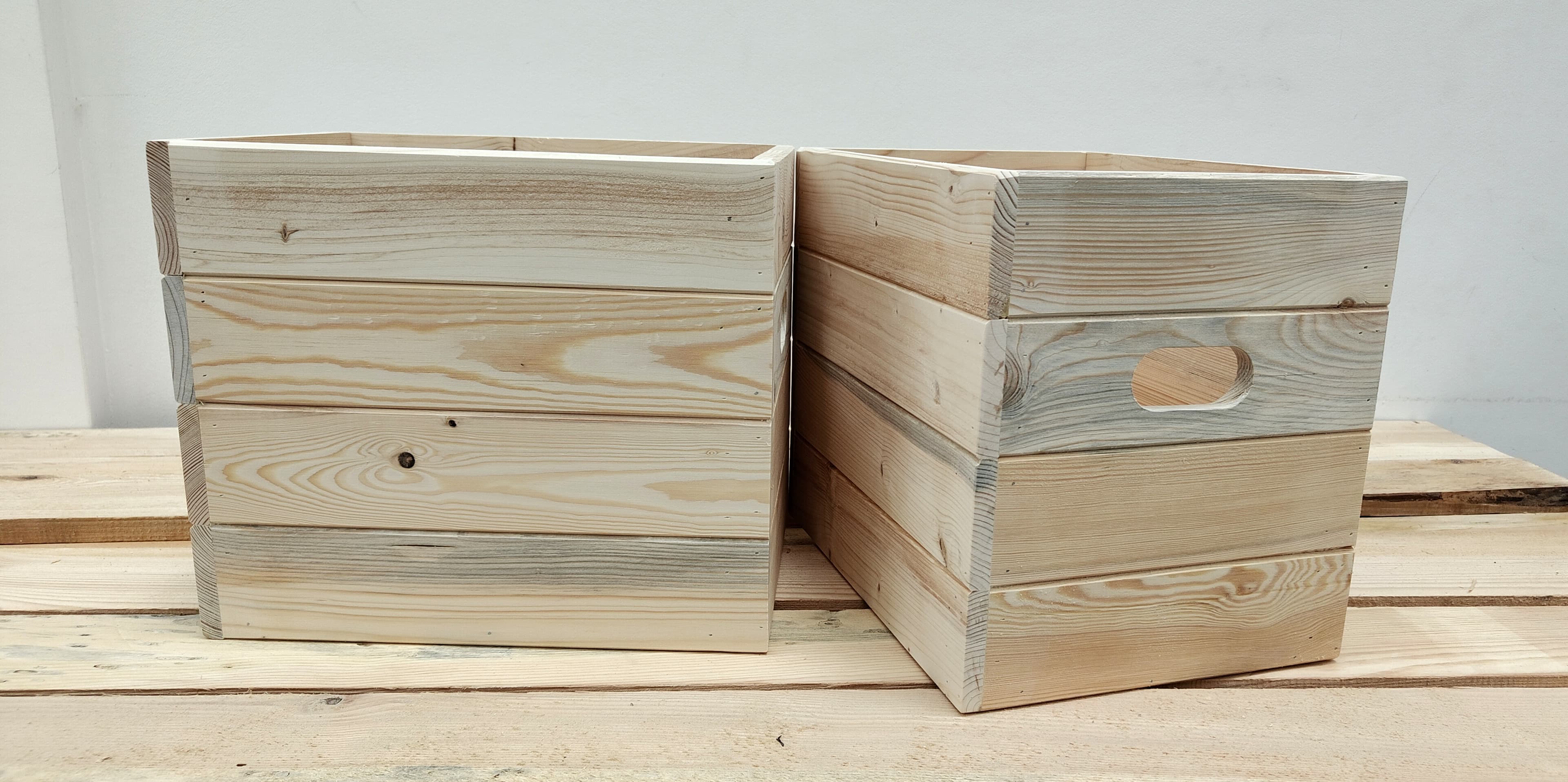 Skrzynki drewniane z grawerem