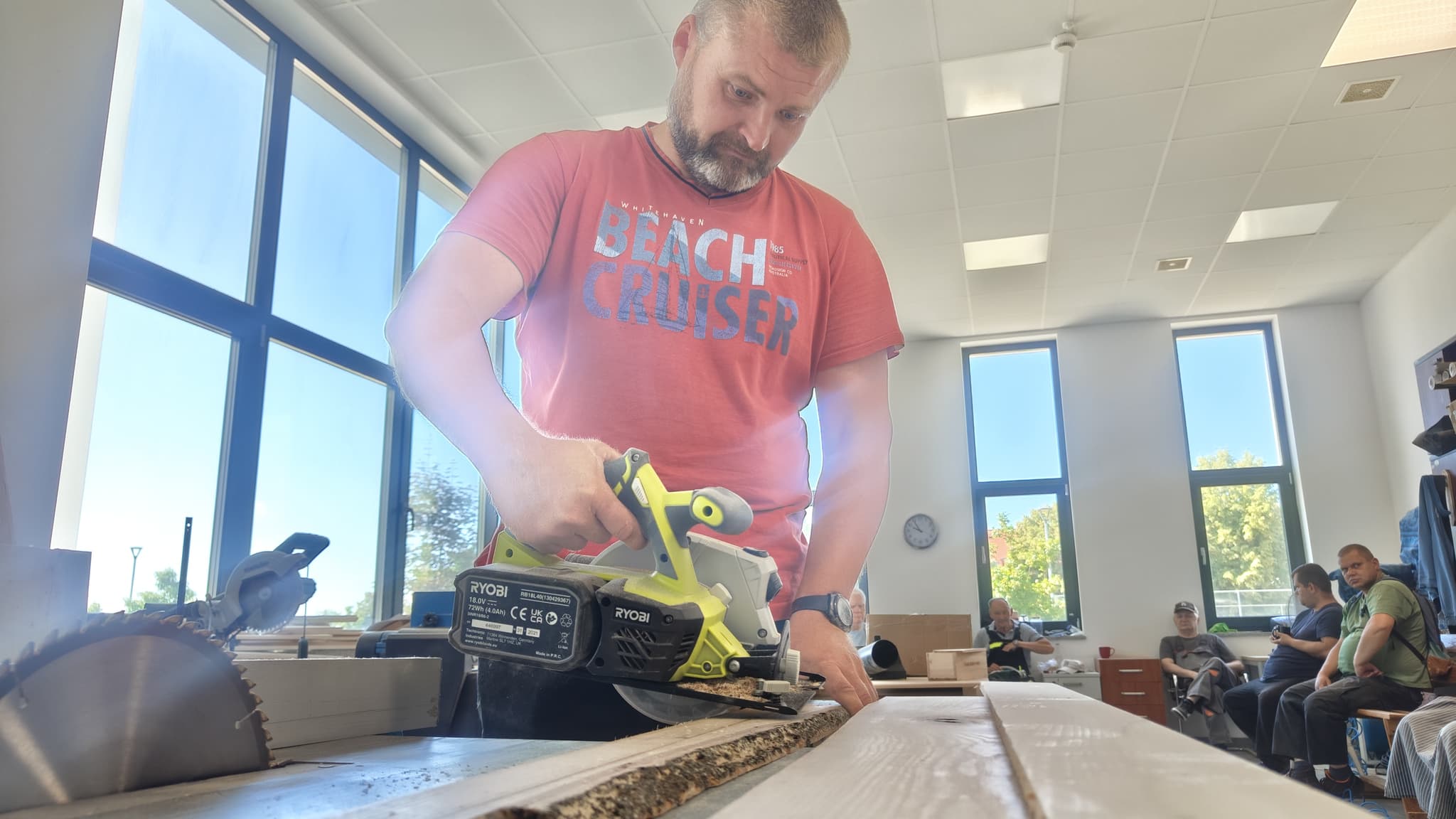 Uczestnicy podczas pracy w zakładzie