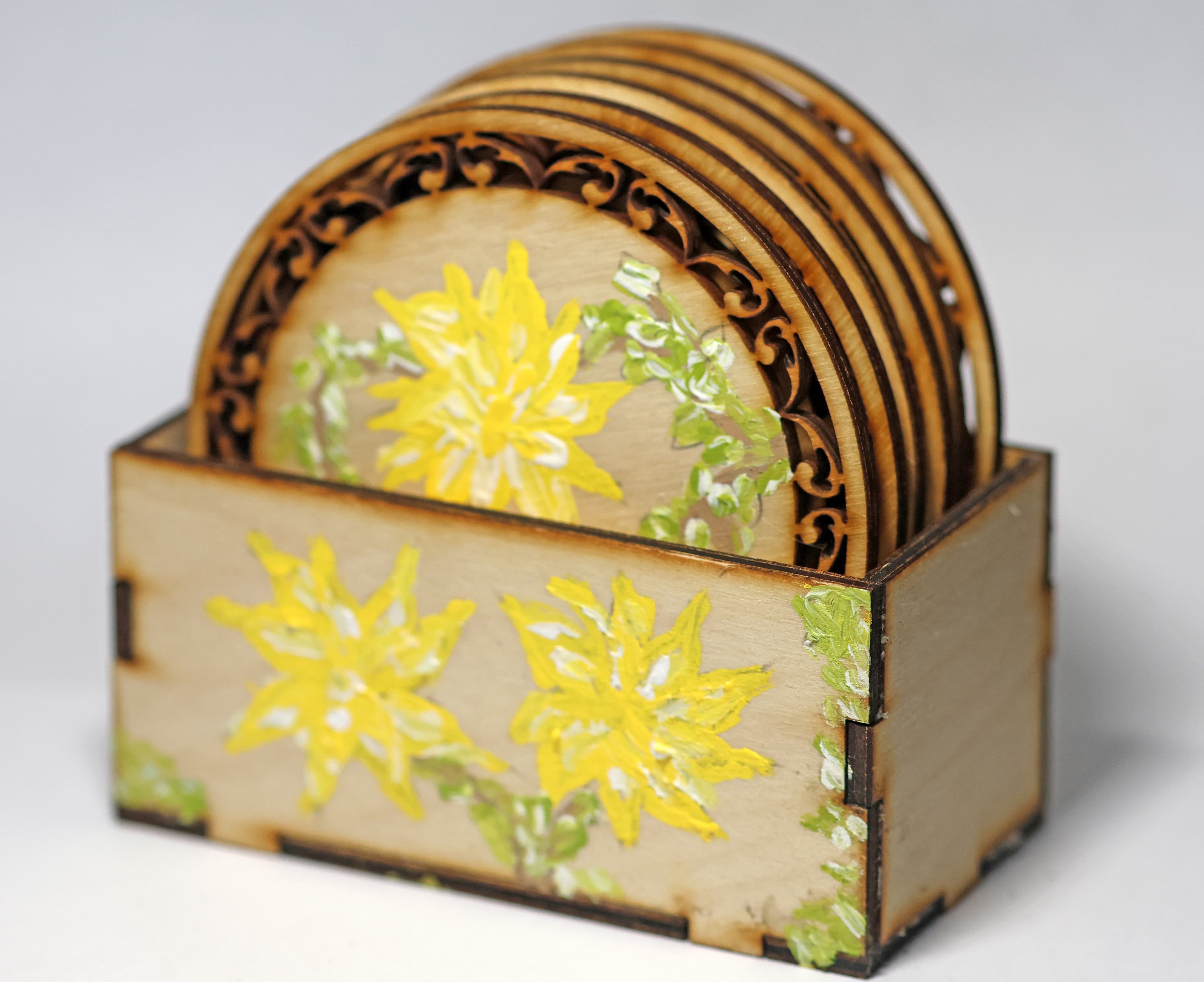 Zestaw drewnianych podkładek pod kubki